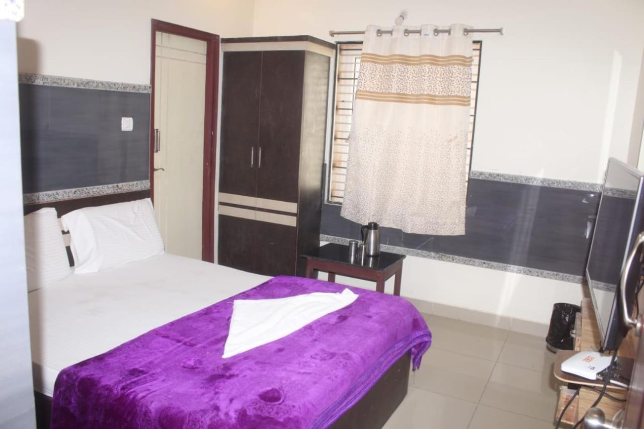 Ssr Hotel Srikalahasti Luaran gambar