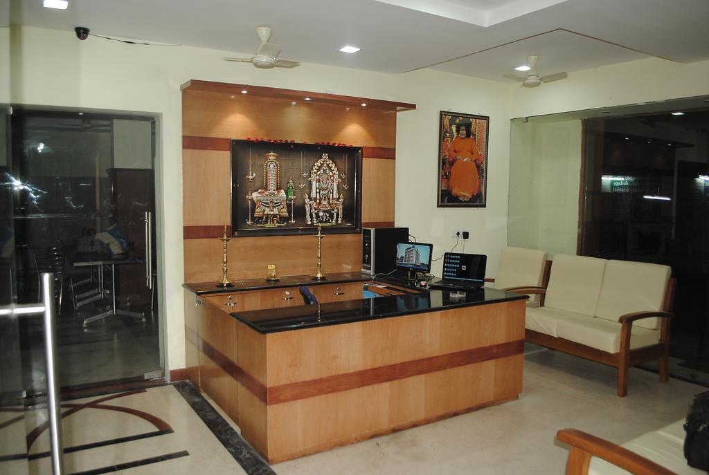 Ssr Hotel Srikalahasti Luaran gambar