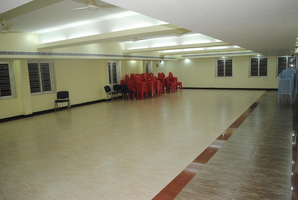 Ssr Hotel Srikalahasti Luaran gambar