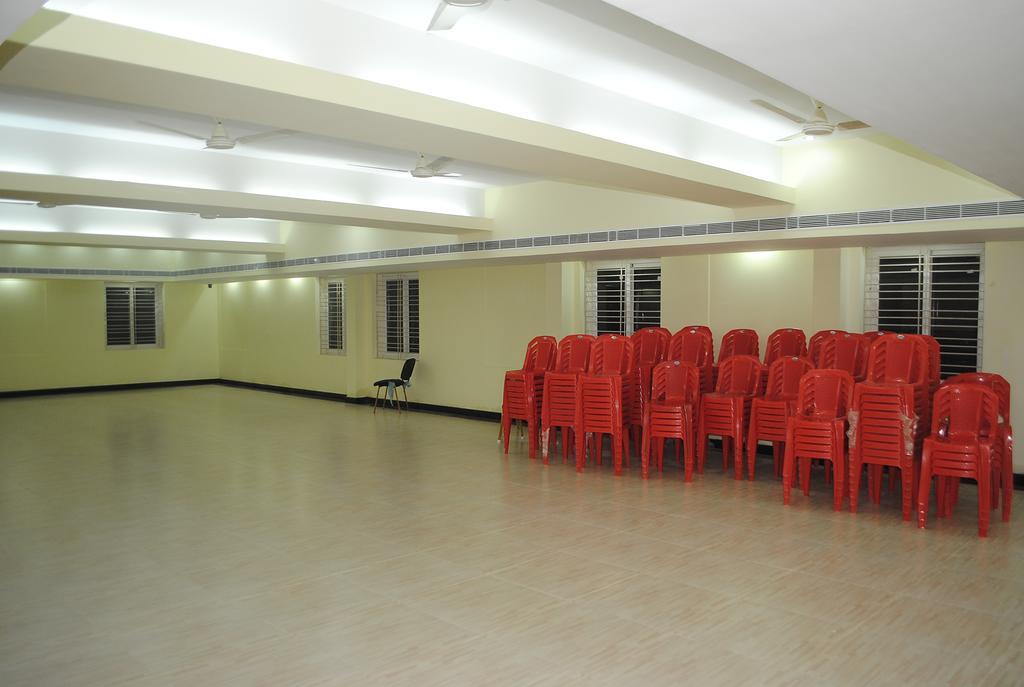 Ssr Hotel Srikalahasti Luaran gambar