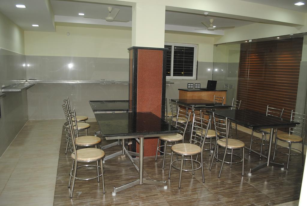 Ssr Hotel Srikalahasti Luaran gambar