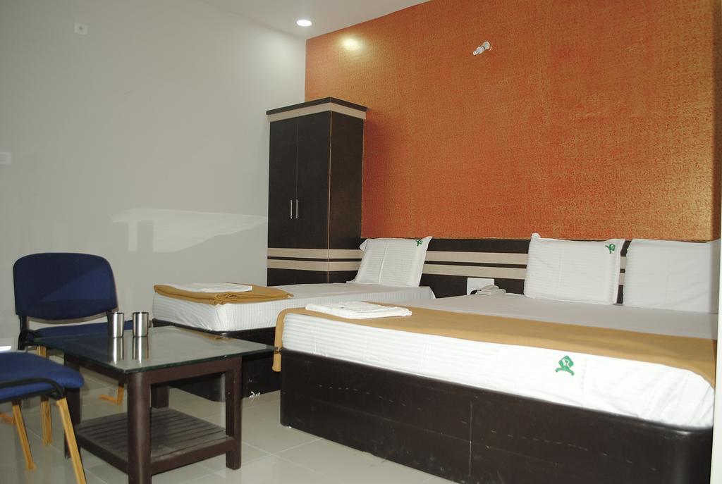 Ssr Hotel Srikalahasti Luaran gambar