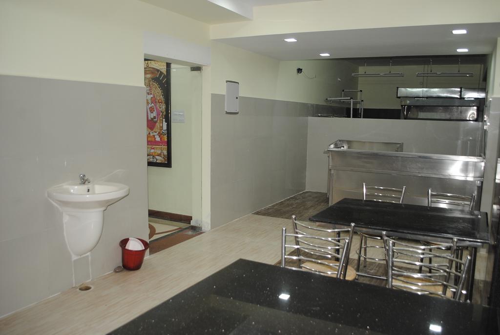 Ssr Hotel Srikalahasti Luaran gambar