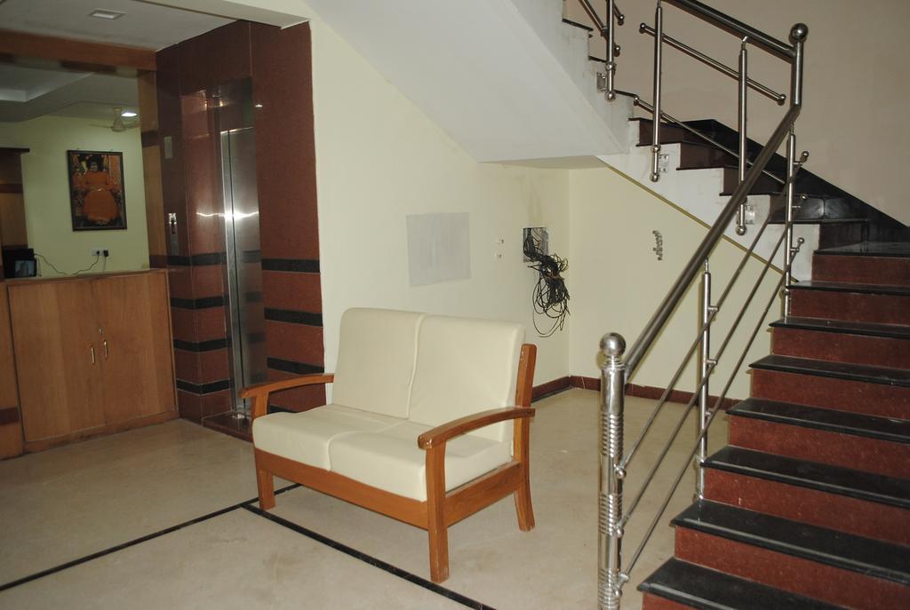 Ssr Hotel Srikalahasti Luaran gambar