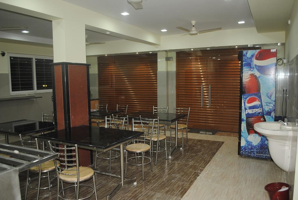 Ssr Hotel Srikalahasti Luaran gambar