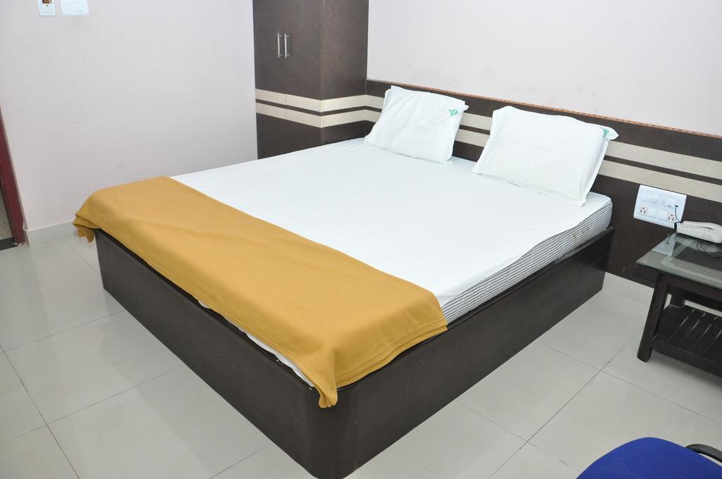 Ssr Hotel Srikalahasti Luaran gambar