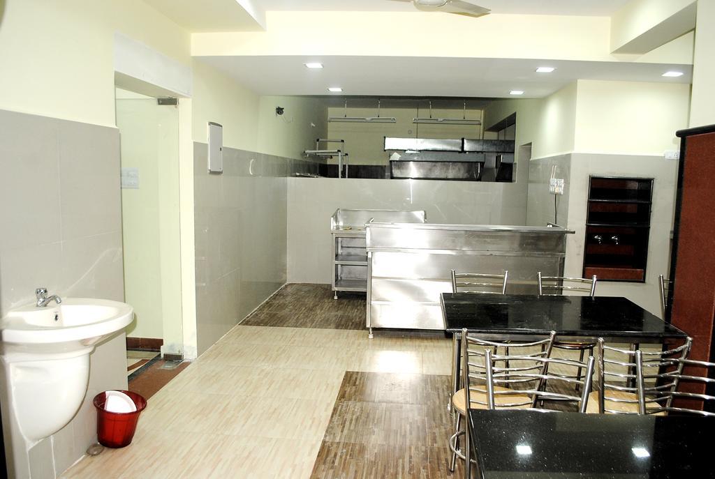 Ssr Hotel Srikalahasti Luaran gambar
